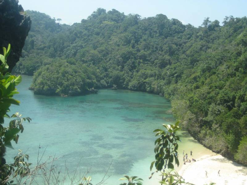 Tempat Wisata di Malang Pulau Sempu