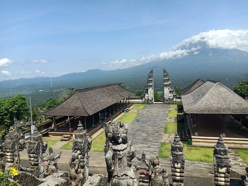 Pura Lempuyang Bali