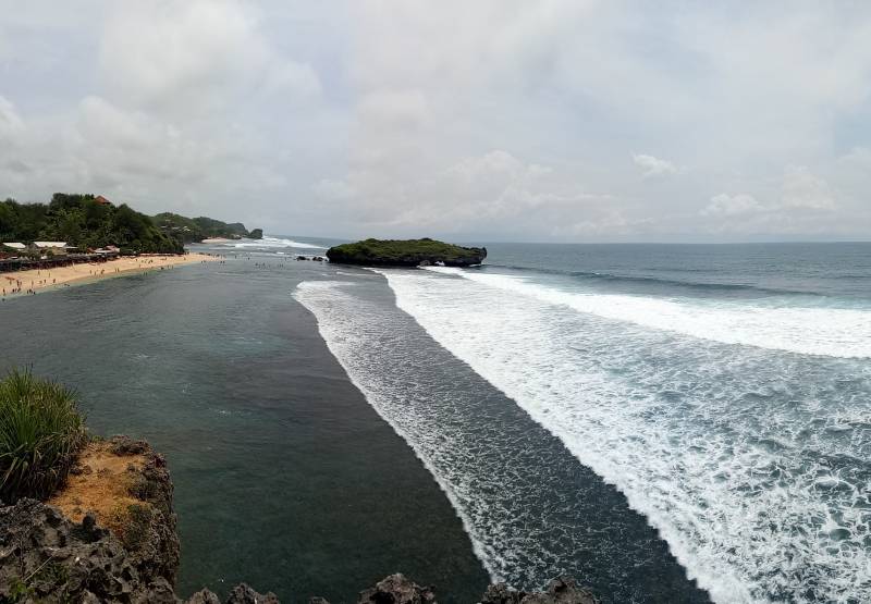 Pantai Sadranan Yogyakarta