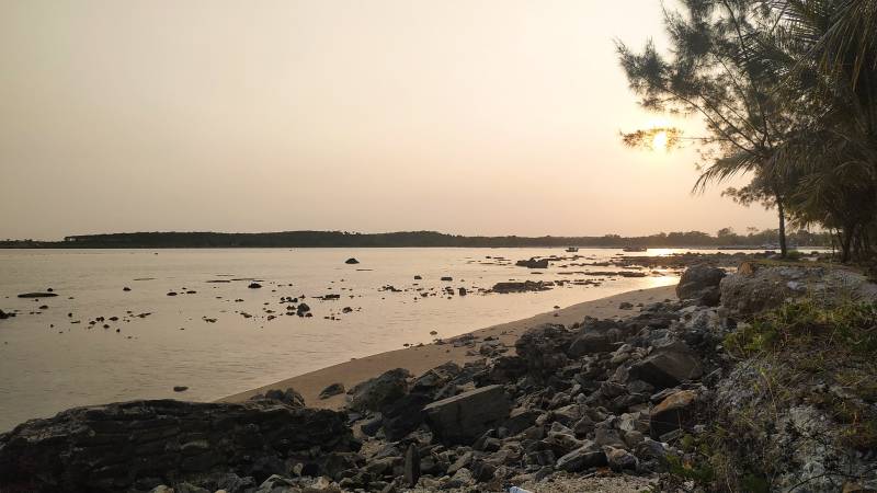 Panorama Senja di Pantai Tanjung Lesung