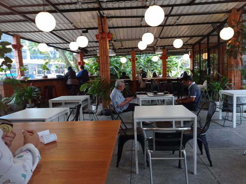 Cafe di Bogor Mimi Cucu min