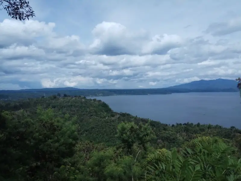 Pemandangan Danau Ranau dari ketinggian via Gmap.