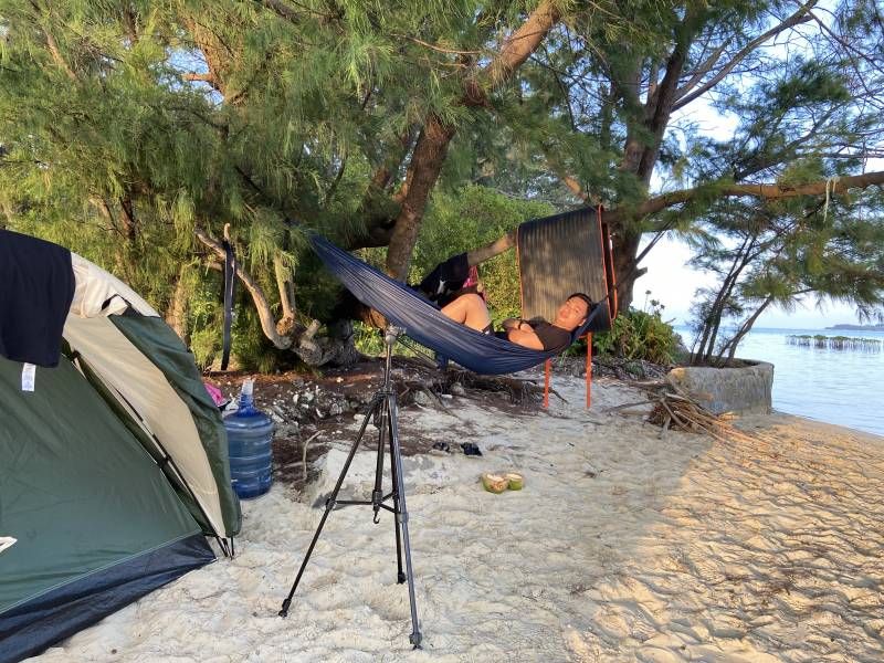 Suasana Camping di Pulau Semak Daun