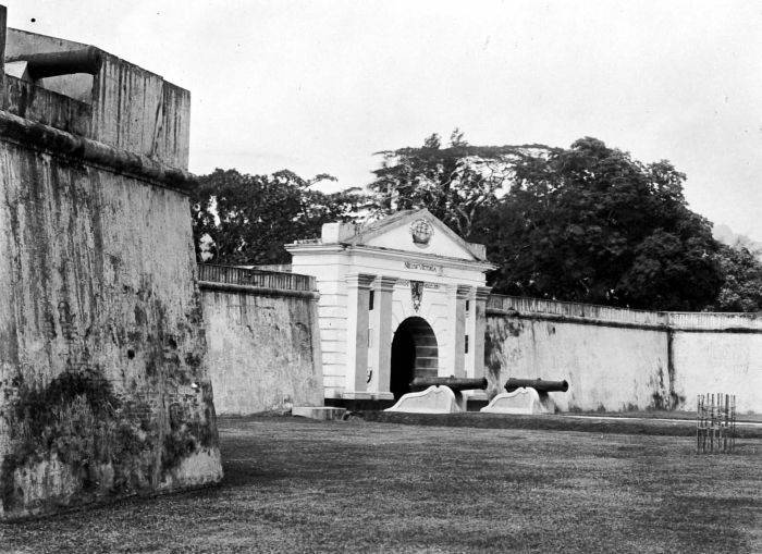 Benteng Nieuw Victoria Foto Sejarah