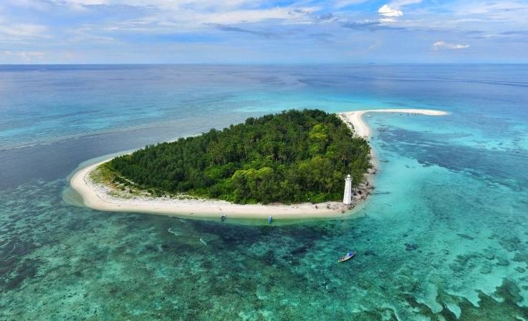 Pulau Lanjukang Makassar
