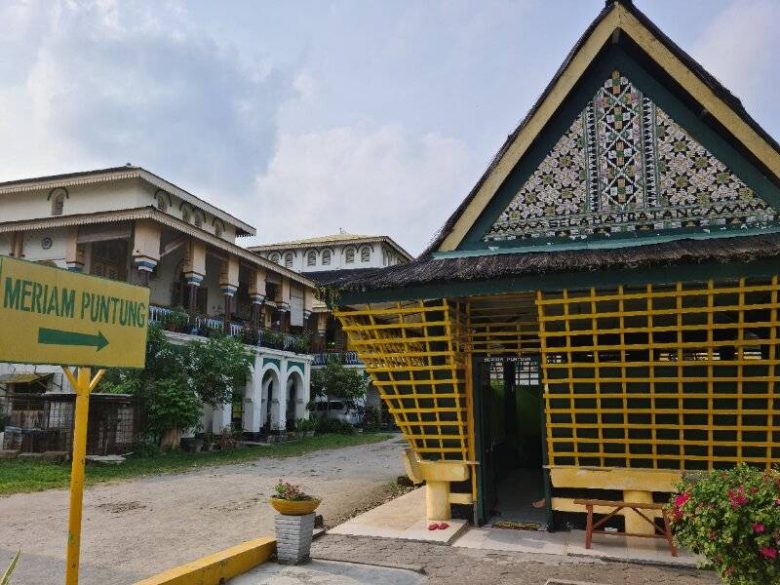 Istana Maimun, Wisata Sejarah Di Medan - PanduanWisata.id