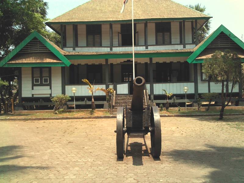 Meriam di Bentang Somba Opu